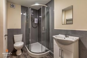Flat 4 Bathroom- click for photo gallery